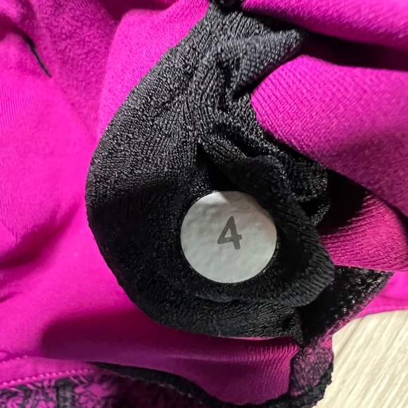 Lululemon Women’s Outrun Crop Leggings Paisley Fuchsia Pockets Mesh Size… - Picture 5 of 14
